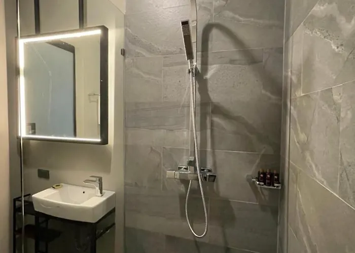 515 Victory Hotel